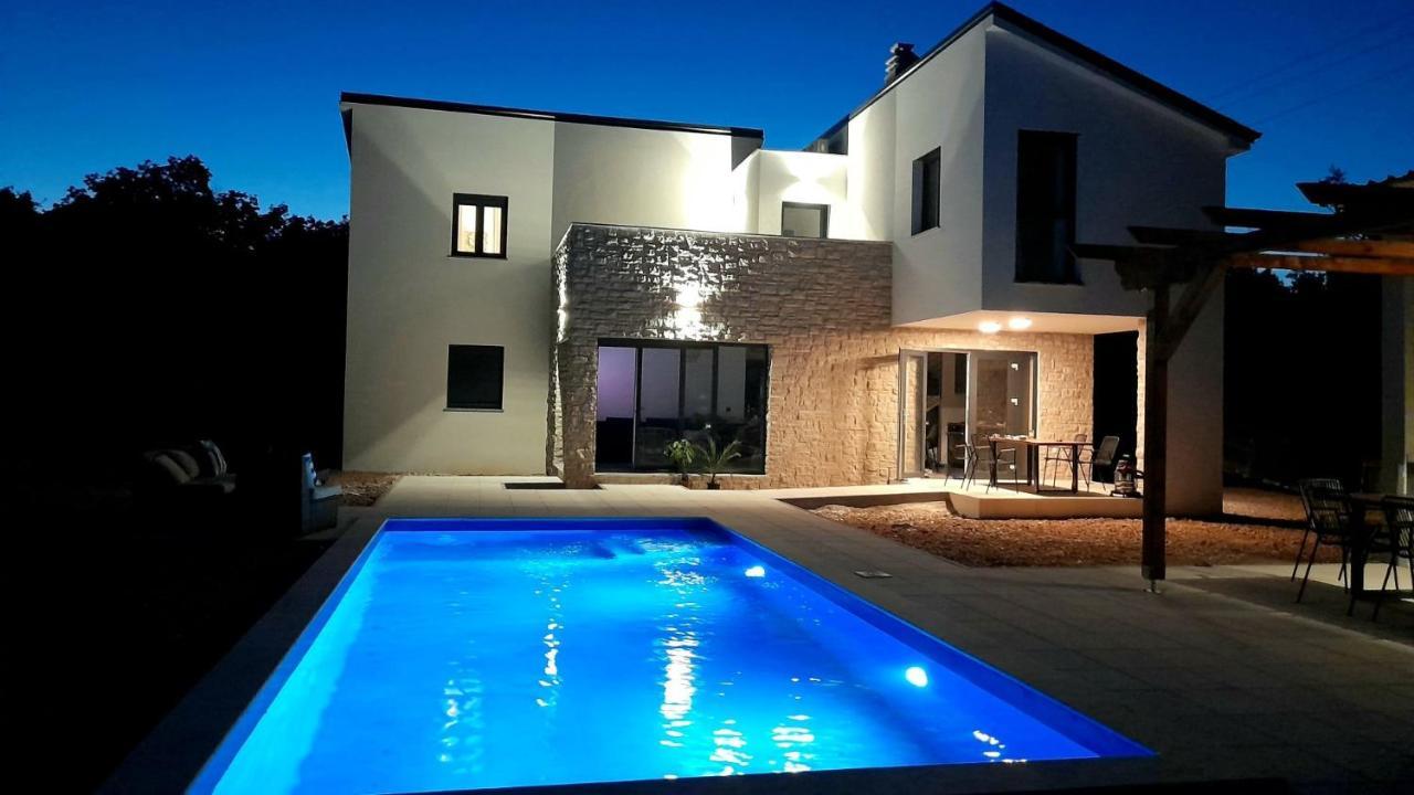 Lazy 8 Villa Garica 외부 사진