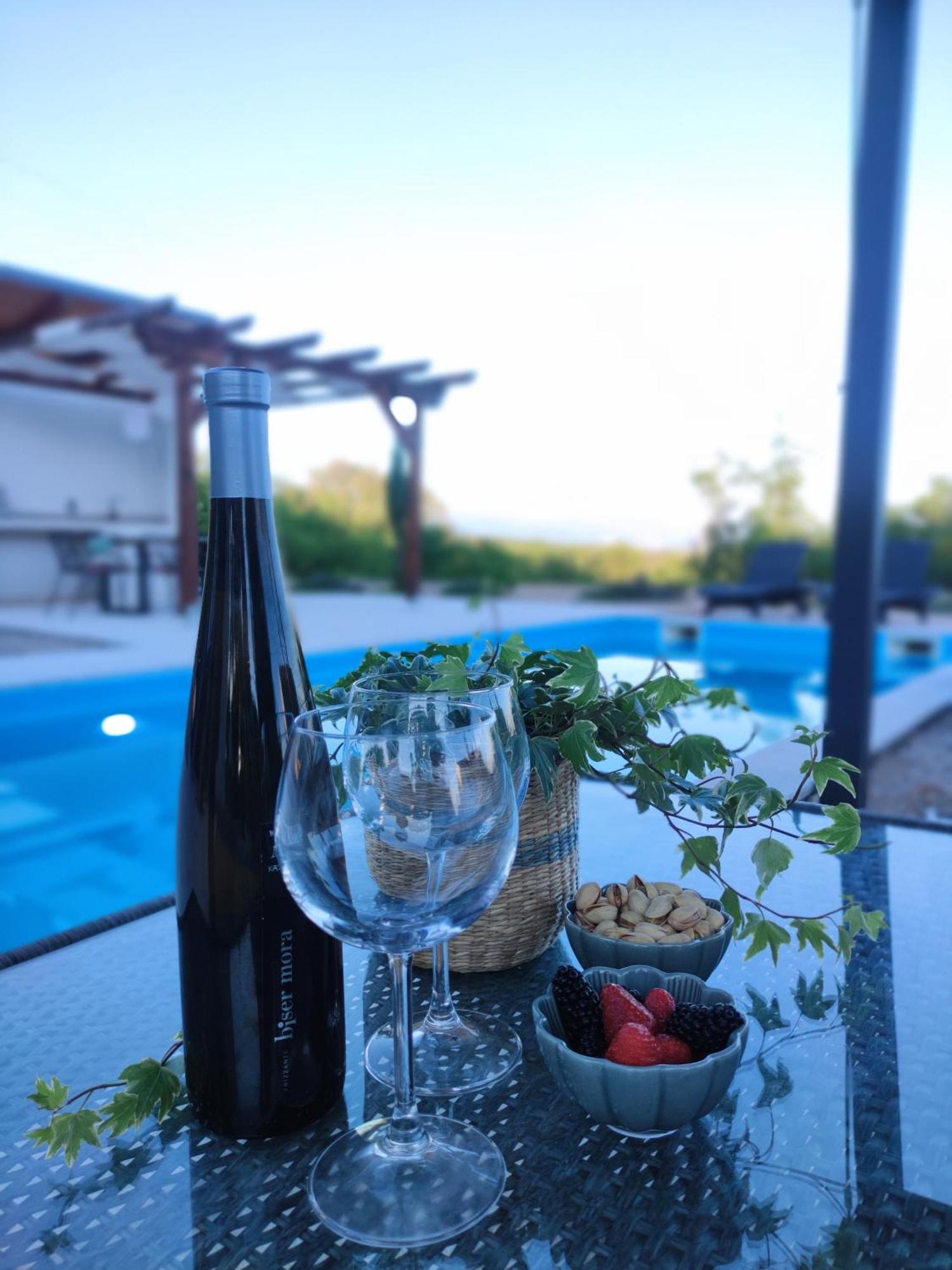 Lazy 8 Villa Garica 외부 사진